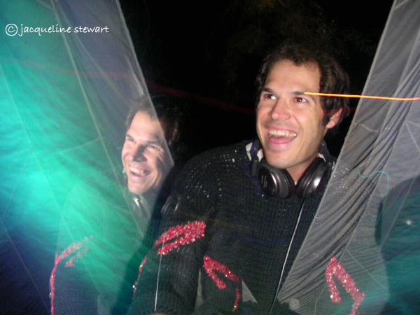 600x450 pixels (47K)