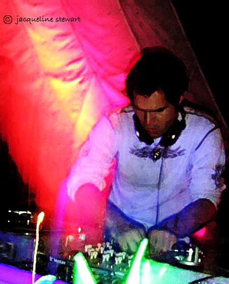 450x557 pixels (32K)