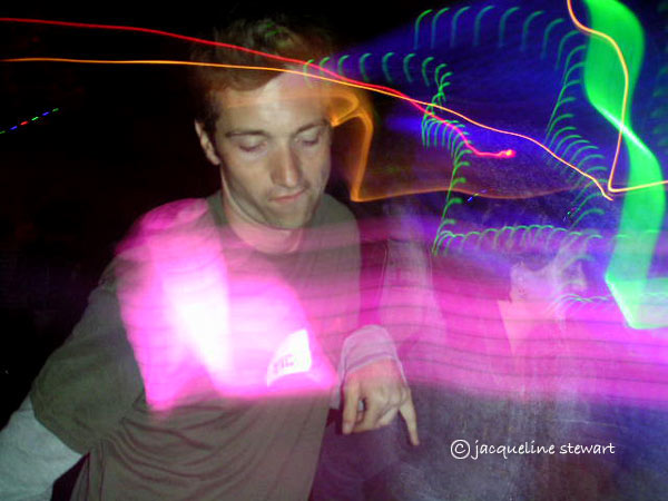 600x450 pixels (56K)