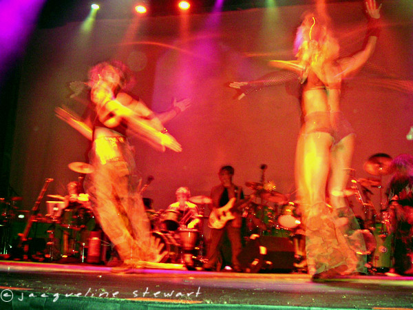 600x450 pixels (107K)