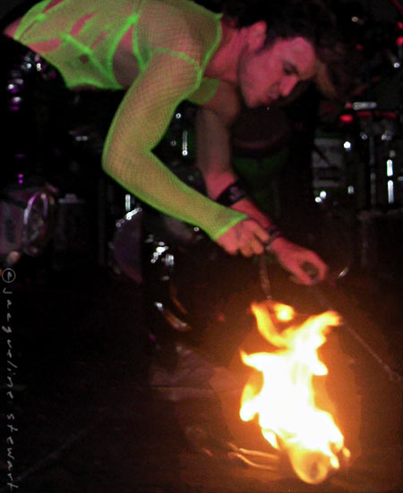 450x551 pixels (37K)