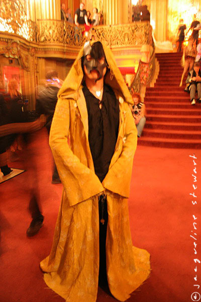 400x600 pixels (65K)