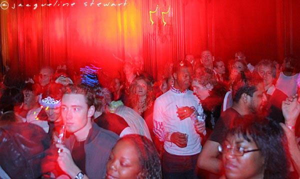 600x358 pixels (50K)