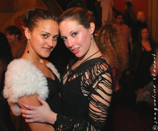 542x450 pixels (35K)