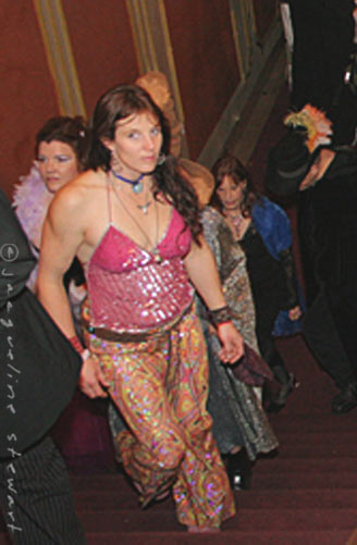 328x501 pixels (33K)