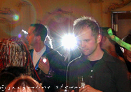 450x317 pixels (28K)