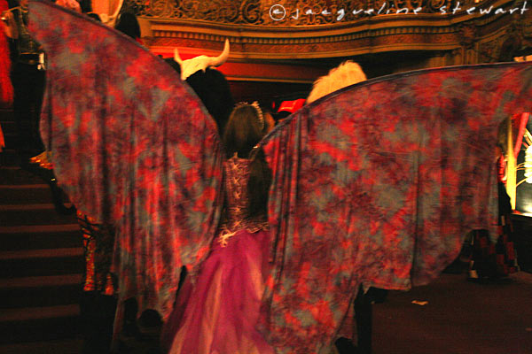 600x400 pixels (65K)