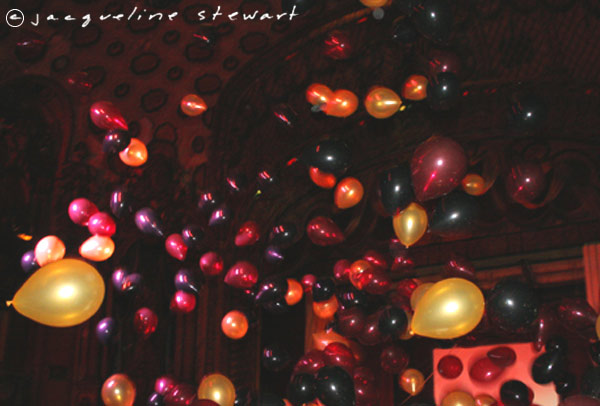 600x406 pixels (52K)