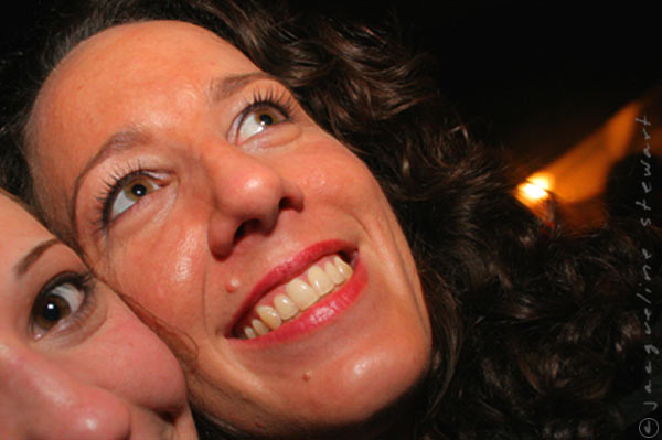 600x399 pixels (37K)