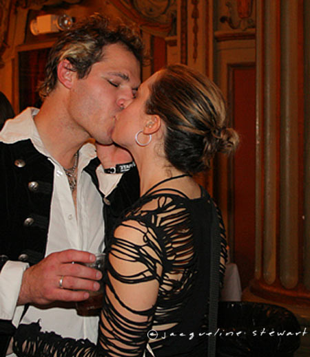 450x519 pixels (53K)