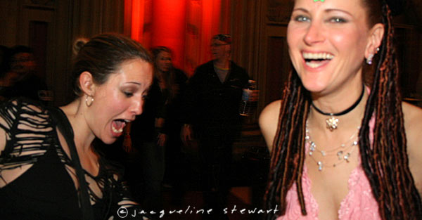 600x313 pixels (38K)