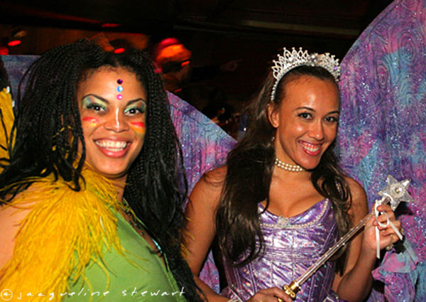 600x425 pixels (69K)