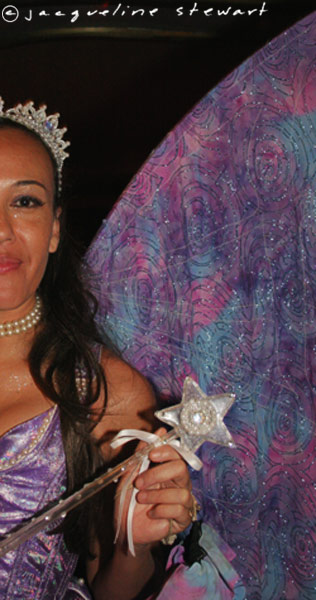 316x600 pixels (54K)