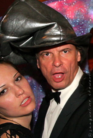 306x451 pixels (30K)