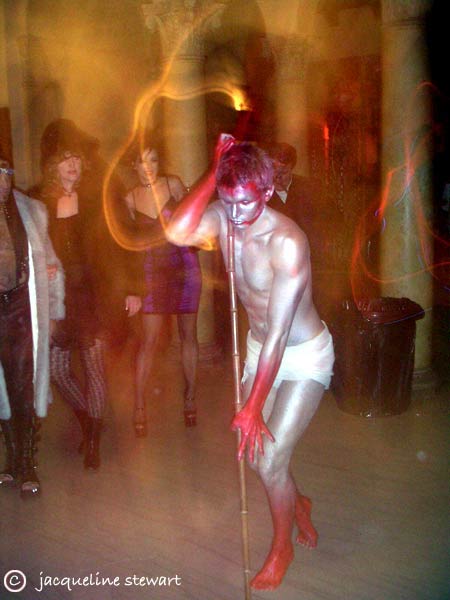 450x600 pixels (33K)