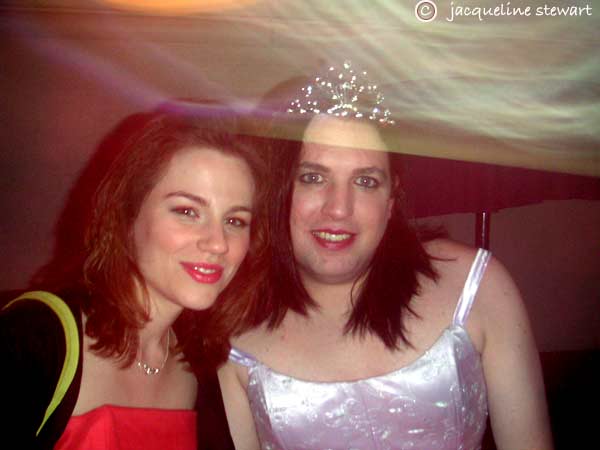 600x450 pixels (22K)