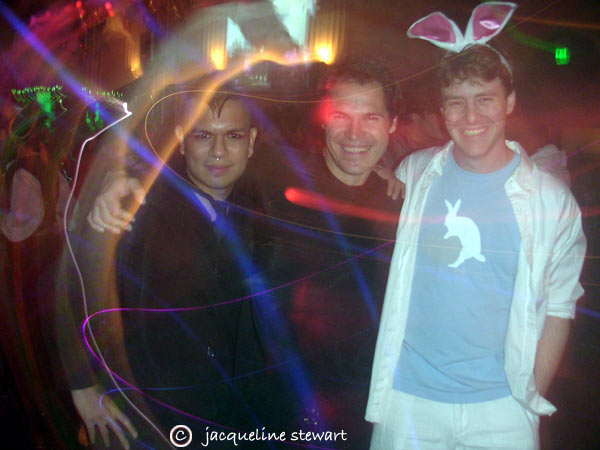 600x450 pixels (46K)