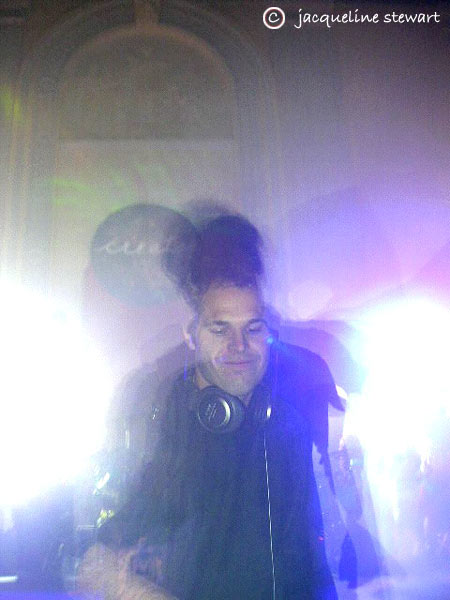 450x600 pixels (42K)