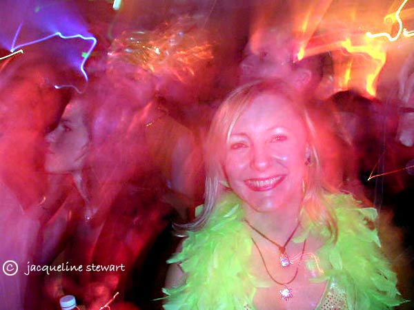 600x450 pixels (41K)