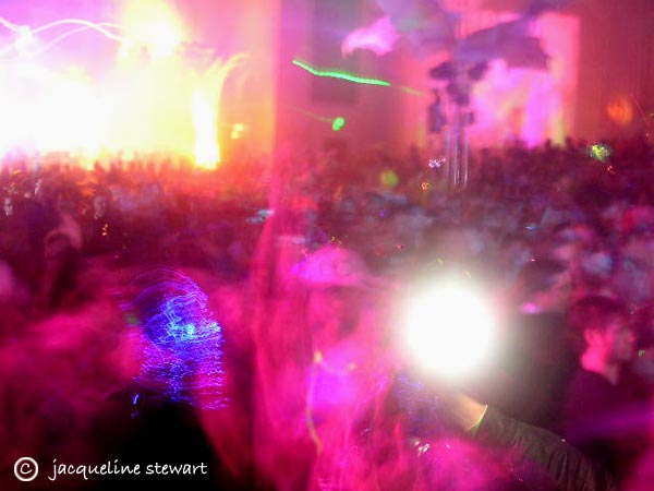 600x450 pixels (33K)