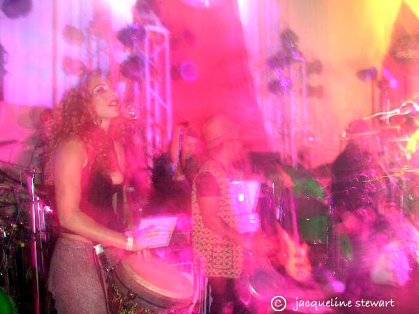 600x450 pixels (39K)