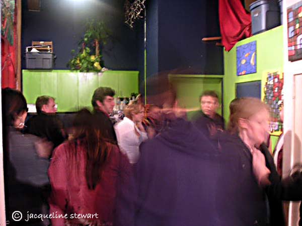 600x450 pixels (31K)