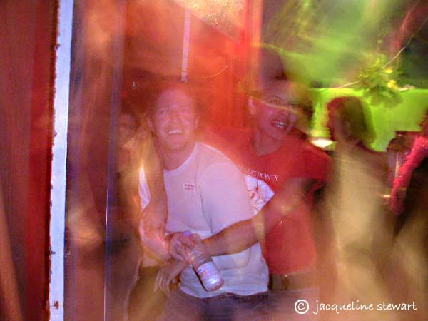 600x450 pixels (29K)