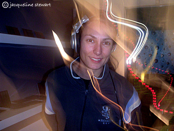 600x450 pixels (57K)