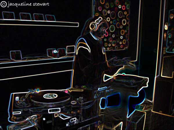 600x450 pixels (31K)