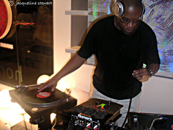 600x450 pixels (60K)