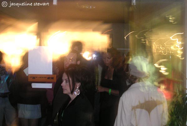 600x406 pixels (27K)