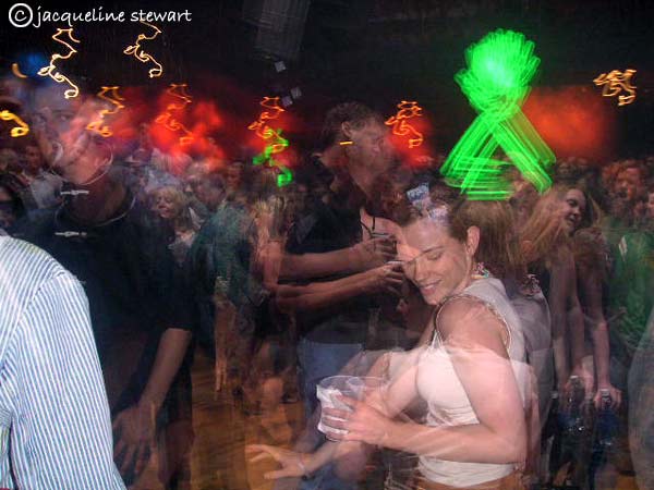 600x450 pixels (40K)