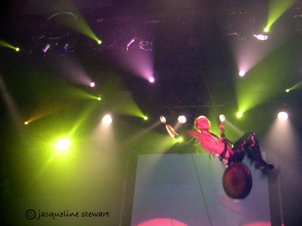 600x450 pixels (25K)