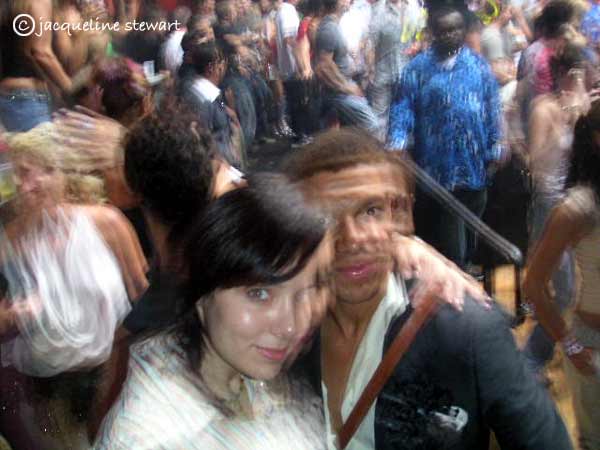 600x450 pixels (31K)