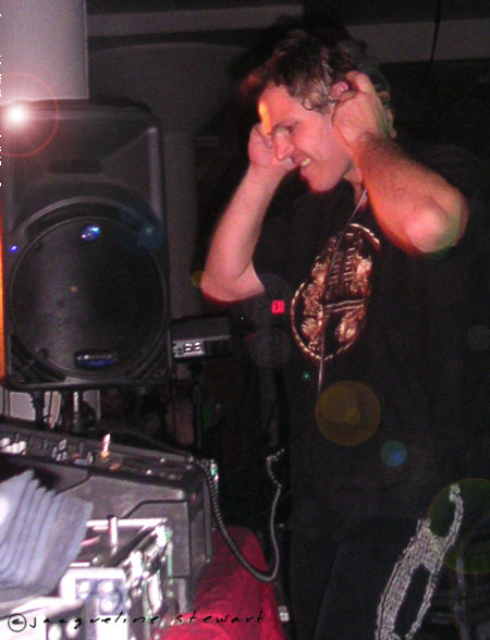 450x588 pixels (48K)