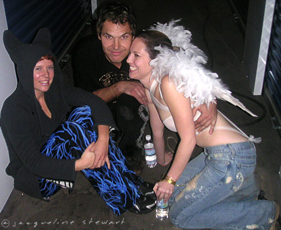 551x450 pixels (71K)