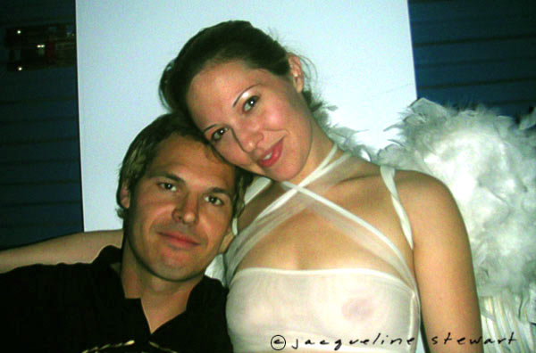 600x396 pixels (41K)