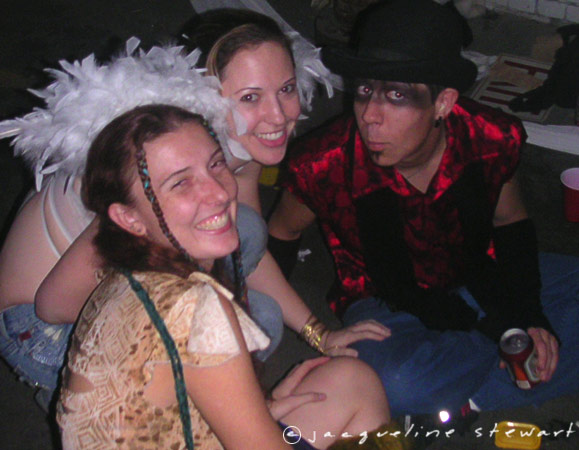 579x450 pixels (62K)