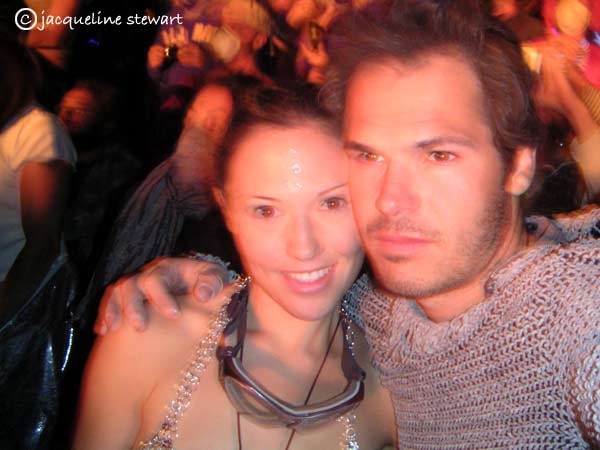 600x450 pixels (35K)