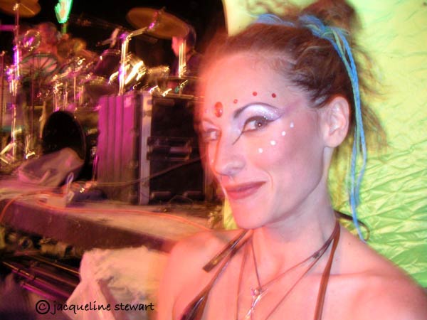 600x450 pixels (41K)