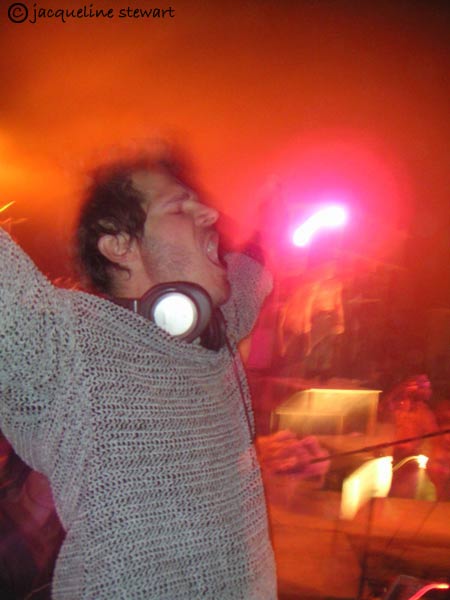 450x600 pixels (35K)