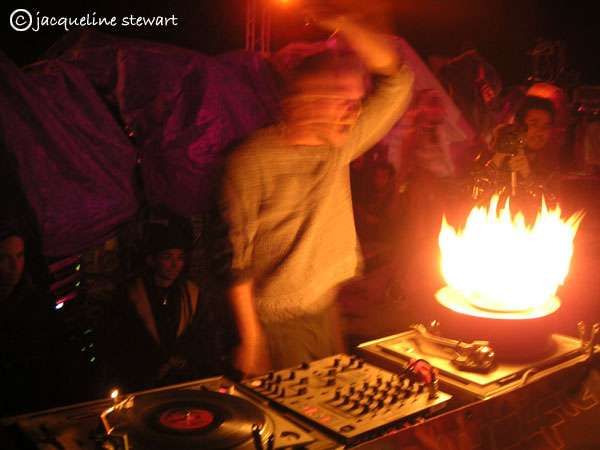 600x450 pixels (52K)