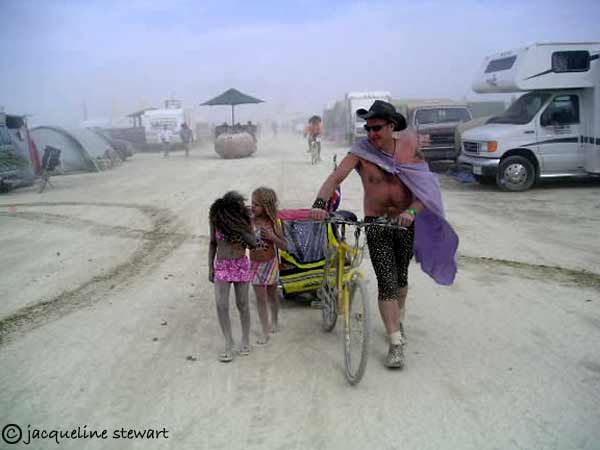 600x450 pixels (22K)