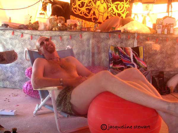 600x450 pixels (38K)