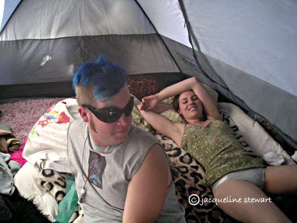 600x450 pixels (35K)