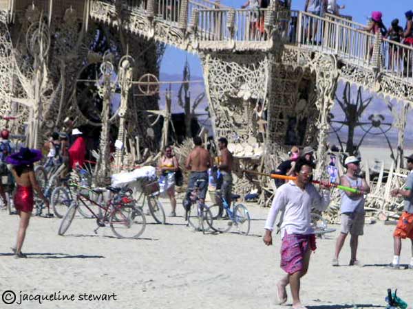 600x450 pixels (50K)