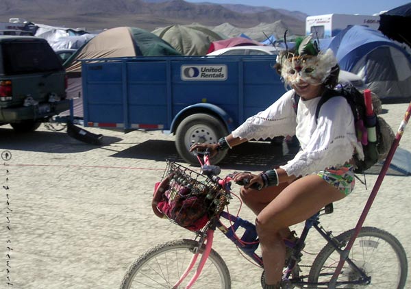 600x422 pixels (53K)