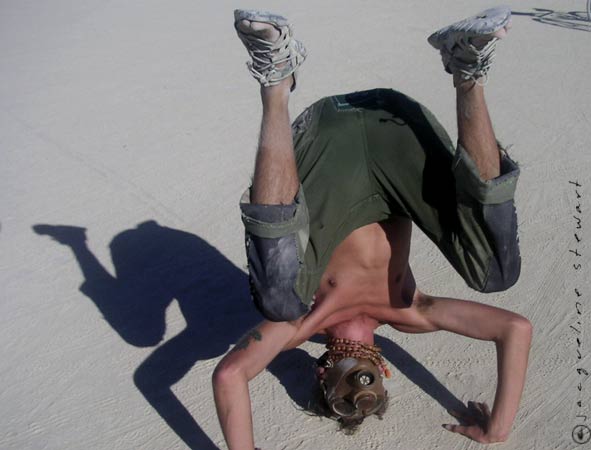 591x450 pixels (31K)