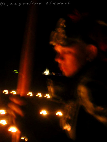 450x600 pixels (47K)