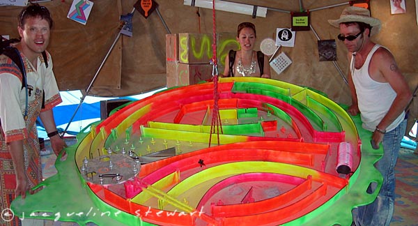 600x324 pixels (53K)